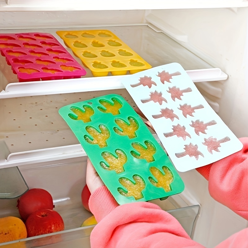 1pc Cartoon Silicone Mold Food Freezer Tray With Lid Food Storage