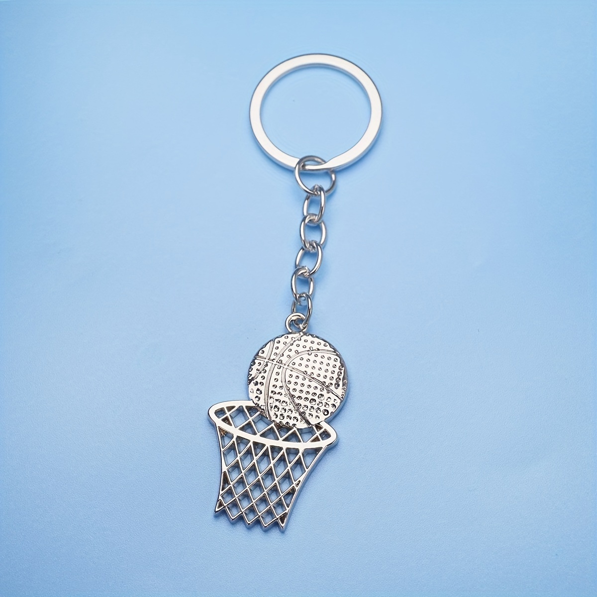 1pc Basketball Keychain for Men, Sports Style Key Ring, Sports Bag Accessory,Temu