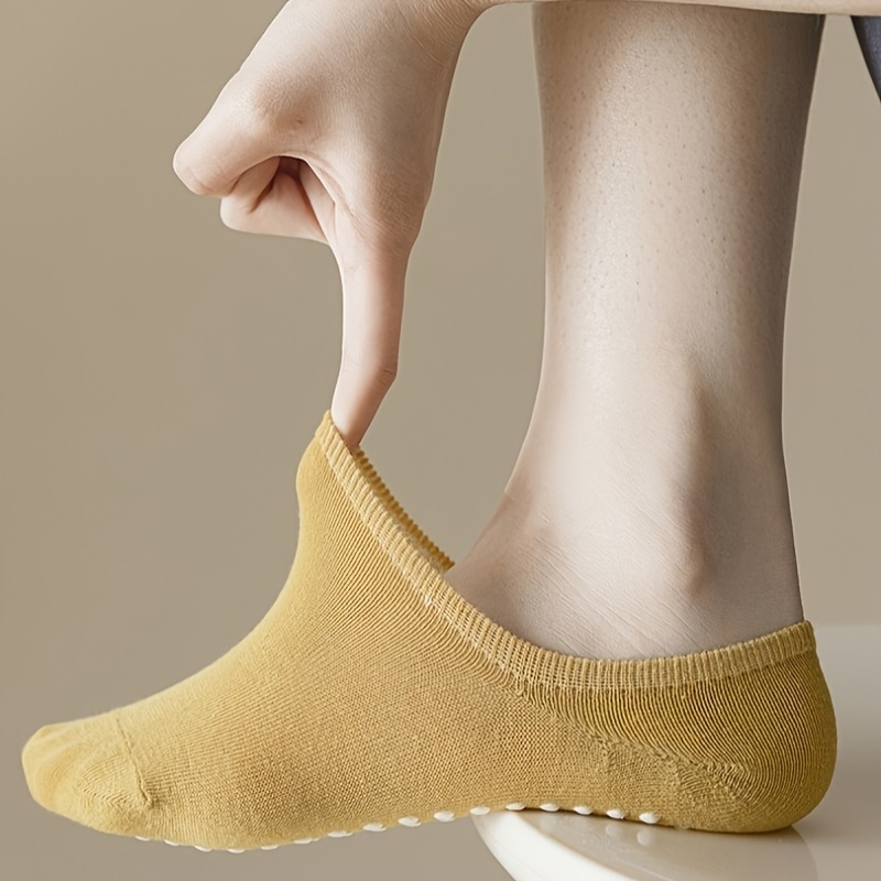 Women Printed Non Slip Yoga Socks, Ankle Length, Winter at Rs 135/pair in  Surat