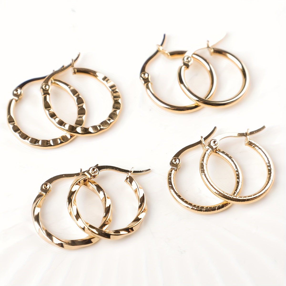 

4pcs Set Golden Yellow Stainless Steel Hoop Earrings For Women - Hypoallergenic & Twist Closure, Perfect For Casual Attire