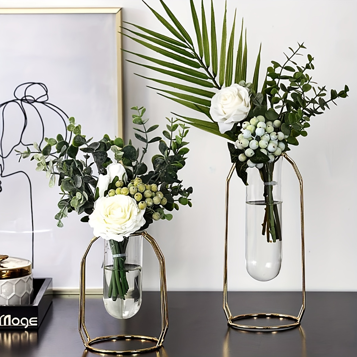 

1pc Golden Vase With Metal Frame, Modern Creative Hydroponics Vase, Creative Home Living Room Home Decoration, Flower Arrangement Dried Flower Decoration Table Decoration - Small & Large