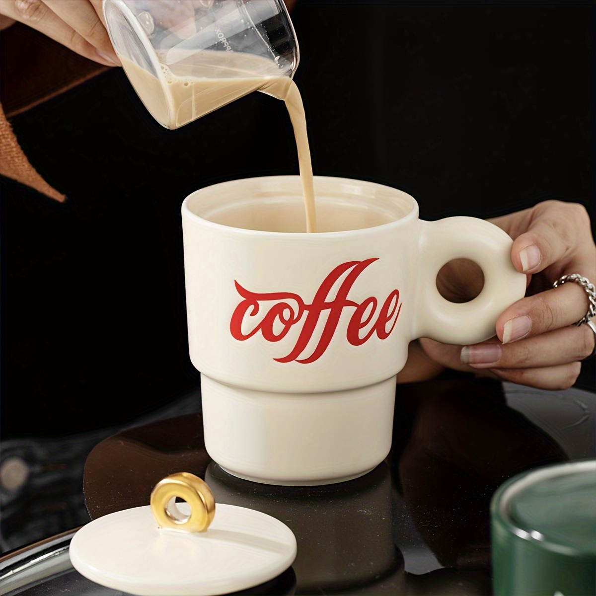 Nuoxent Juego de tazas de café de cerámica de 13 onzas con tapa de madera,  diseño elegante con borde…Ver más Nuoxent Juego de tazas de café de