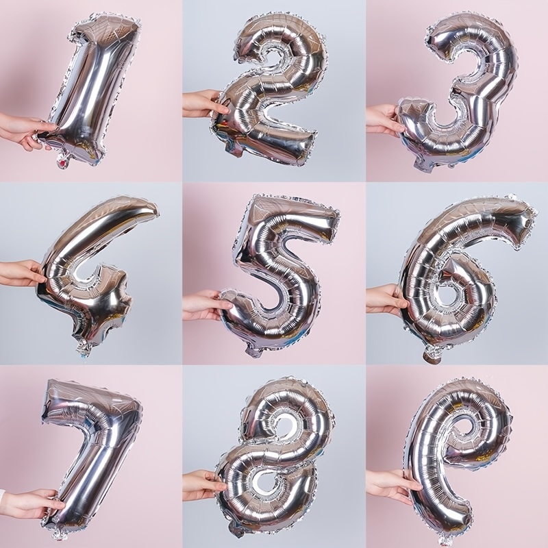 Ballon D'hélium D'aluminium De Célébration D'anniversaire Du Numéro 10 Avec  Des Cadeaux. Rendu 3D Banque D'Images et Photos Libres De Droits. Image  123938239