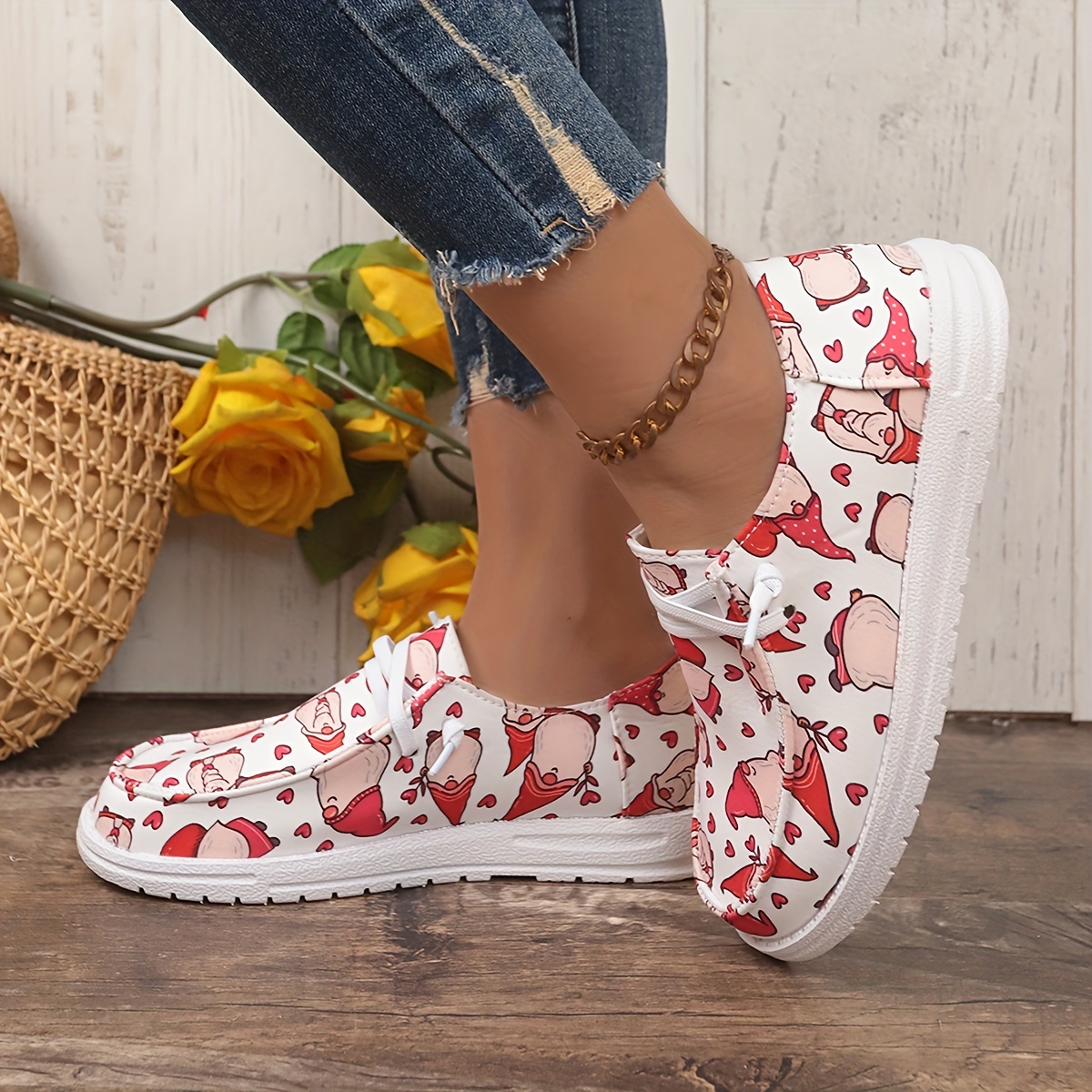 Women's Hearts & Gnome Pattern Sneakers, Valentine's Day Low Top