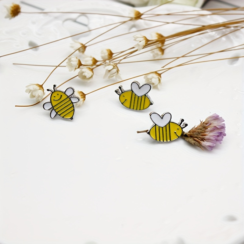 Cute Bee Brooch Insect Corsage Backpack Lapel Pin Men - Temu