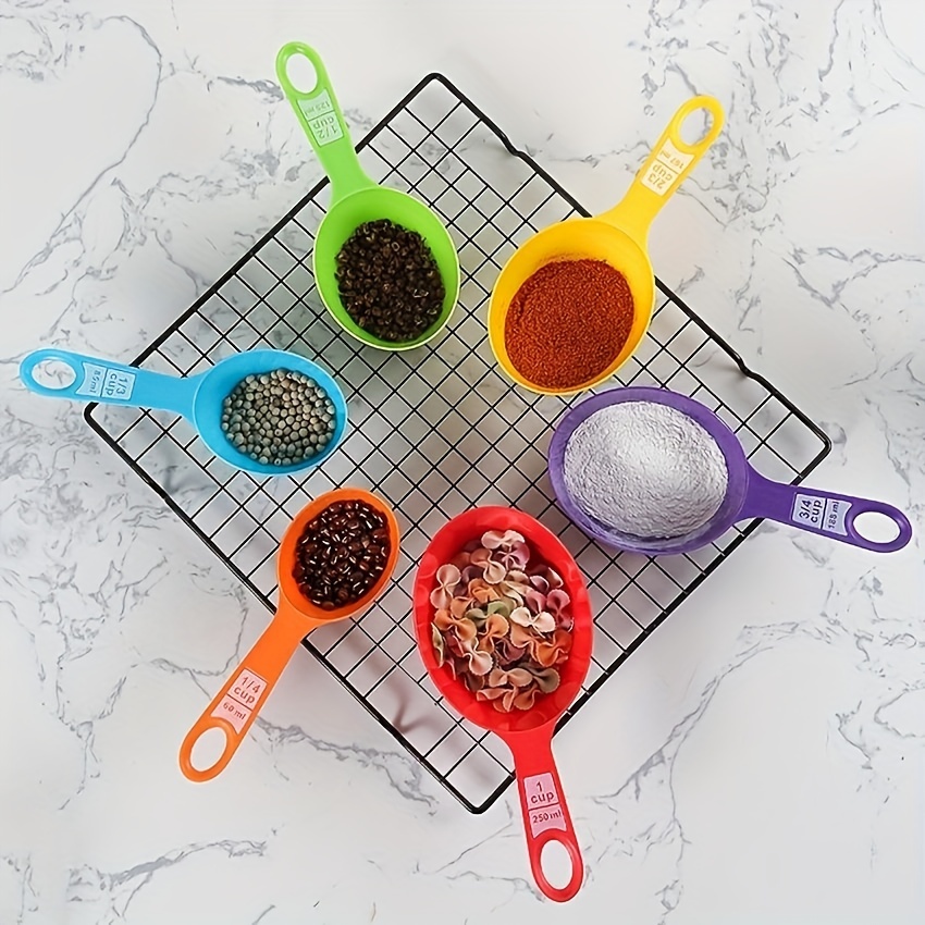  12-pieceMeasuring Cups and Spoons Set, Plastic Measuring Cups Measuring  Spoons Stackable for Measuring Dry and Liquid Ingredients Great for Baking  and Cooking (Random Color): Home & Kitchen