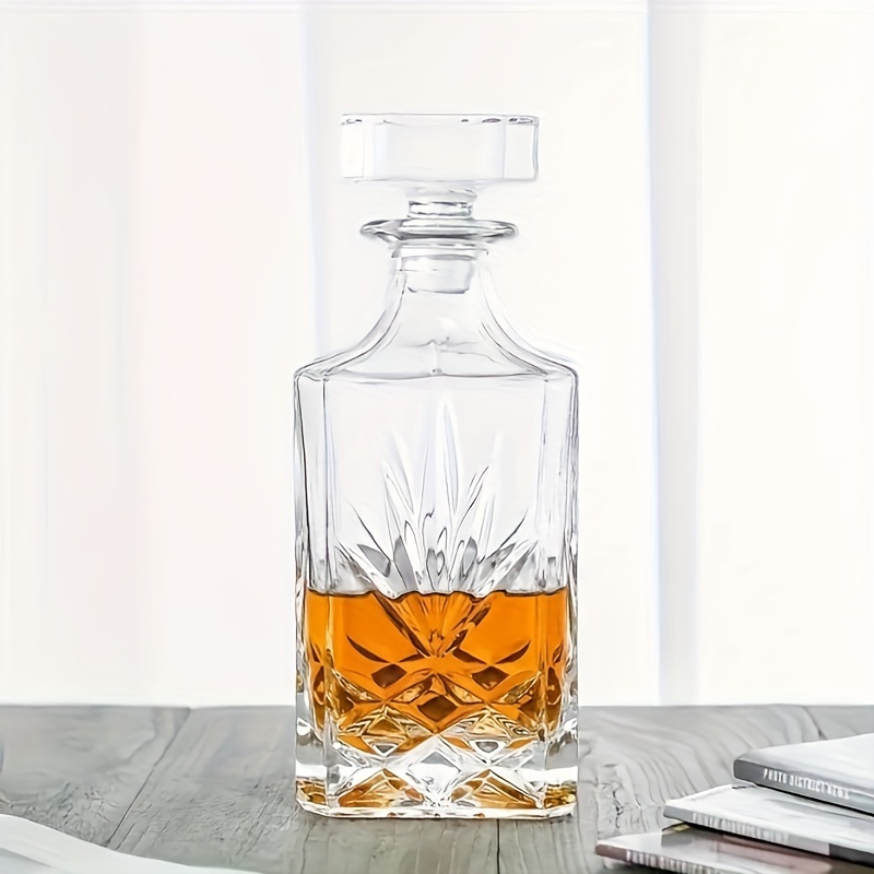Yingluo Transparent Creative Whiskey Decanter Set with 2  Glasses Gift For Men Dad Friend Movie Fan,Anniversity,Flask Carafe,Whiskey  Carafe for Liquor,Scotch,Vodka,Bourdon - 750ML: Liquor Decanters