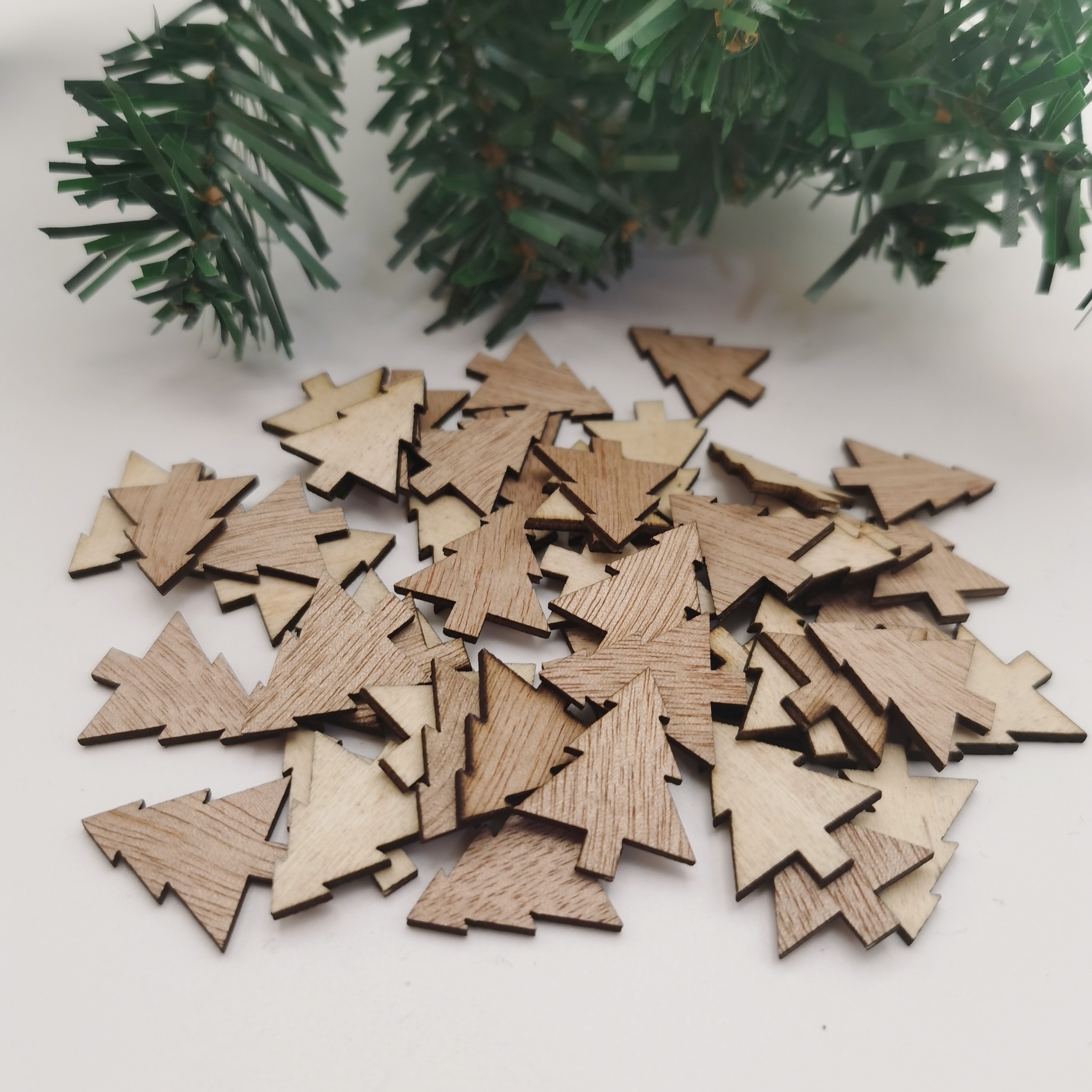 DIY Rustic Wood Holiday Crafts