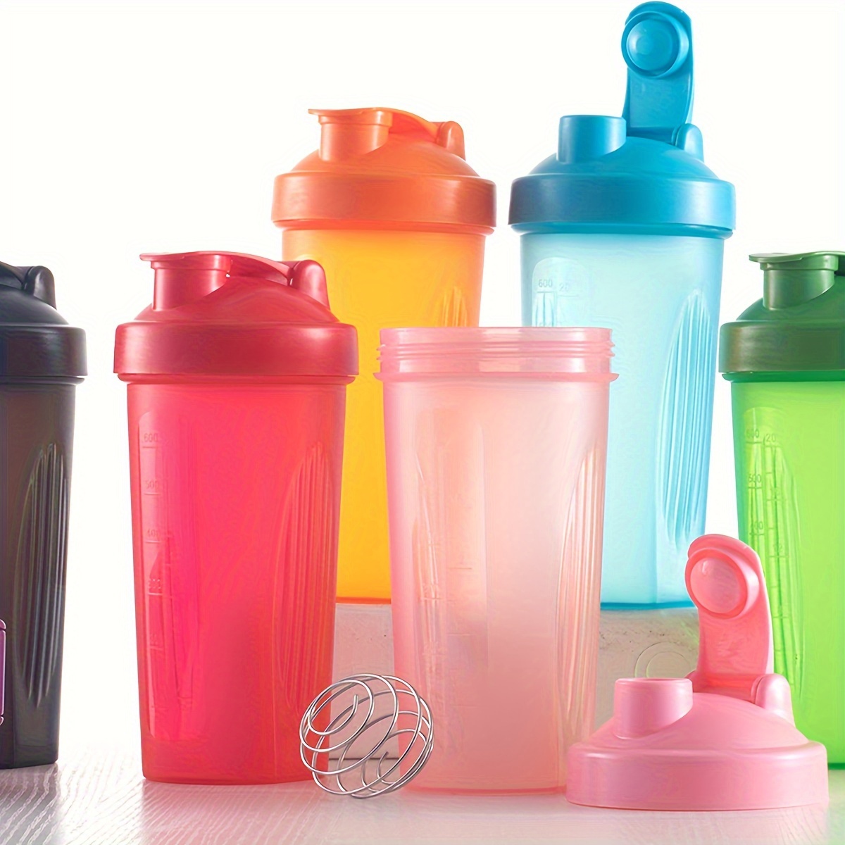 600ml Shaker Bottle Sports Whey Protein Mixing Bottle Stirring Ball Cup  Outdoor Travel Portable Plastic Cup Leakproof Drinkware