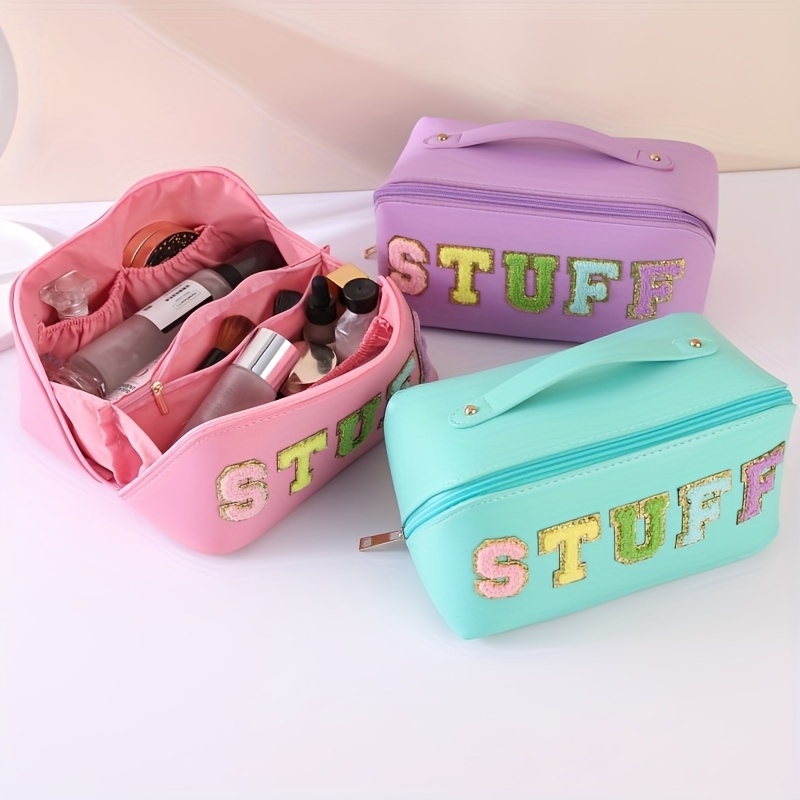 

Preppy Patch Makeup Bag Large Capacity Waterproof Pu Embroidery Chenille Letter Cosmetic Bag Women Multi-functional Partition Pouch Makeup Bag Portable Toiletry Storage Bag With Strap