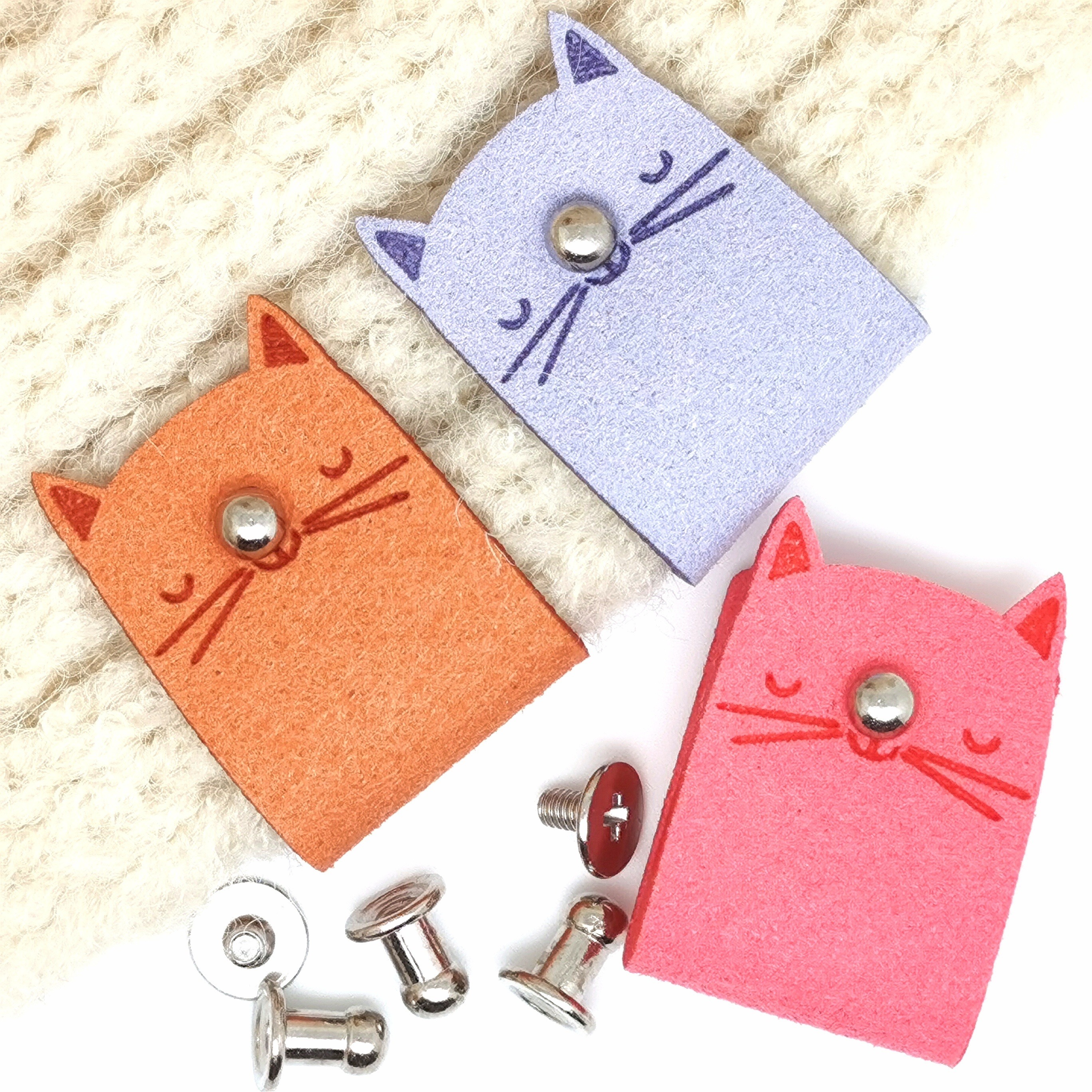 80pcs Clothing Leather Tags DIY Leather Label with Hole for Hat