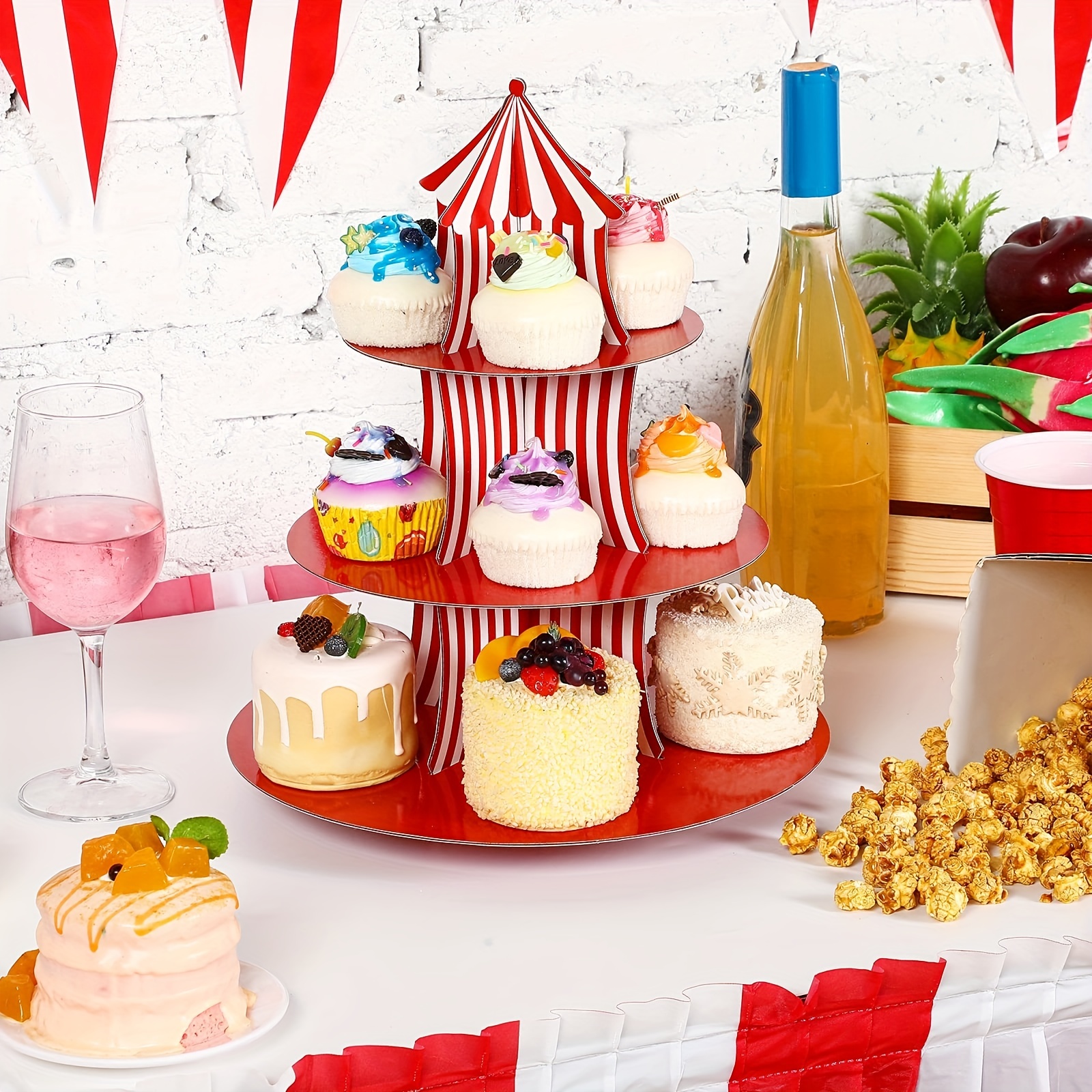 14 Pezzi Decorazioni per Feste a Tema di Carnevale Include Supporto in  Schiuma per Cupcake a 3 Livelli Copritavolo di Carnevale e Scatole di  Popcorn a