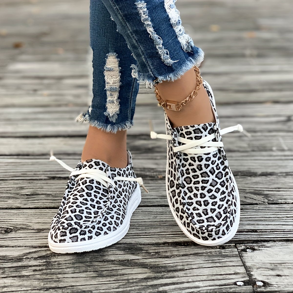 Leopard Pattern Skate Shoes for Women Flat Lightweight Lace-up Canvas