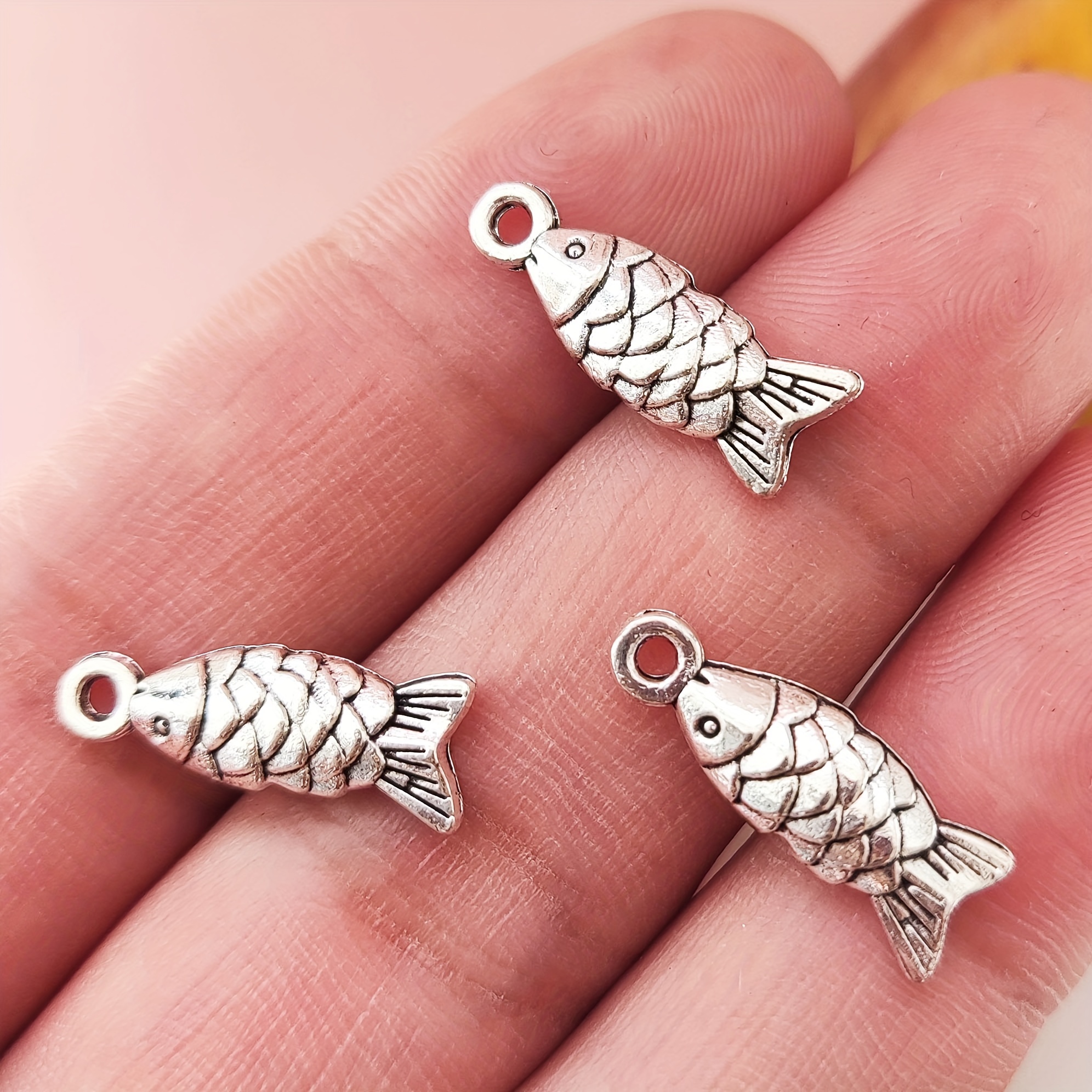 8pcs Antique Silvery Marine Life Small Fish Pendants Vintage Alloy Animal Fish Charms for DIY Necklace Bangle Earrings Key Chain Handbag Jewelry