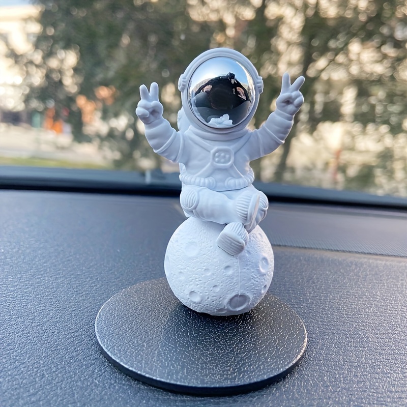 

1pc Astronaut Design Car Ornament, Car Dashboard Decoration, Car Interior Decoration Accessories