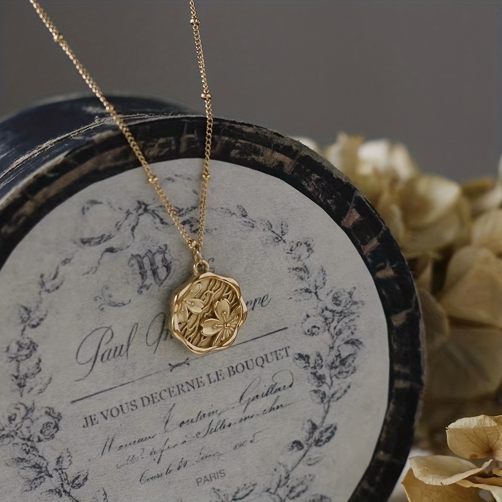 niche design 3d round tag peach print necklace neck chain clavicle chain details 2