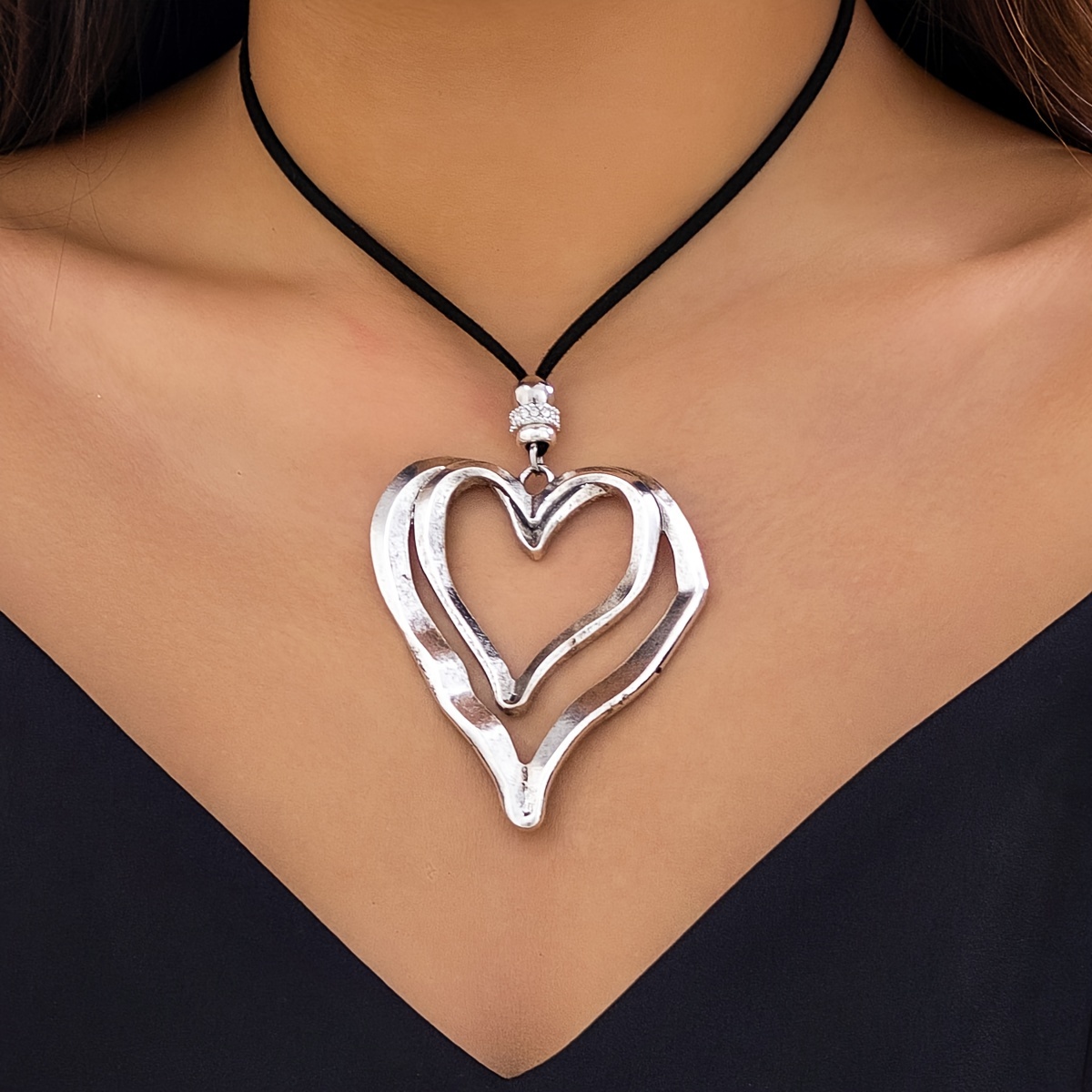Image of 1pc Luxurious Easy Style Exaggerated Heart Choker Necklace | Suitable For Daily Wear, Commuting, And , Ideal For Valentine's Day Gift, Made Of Alloy