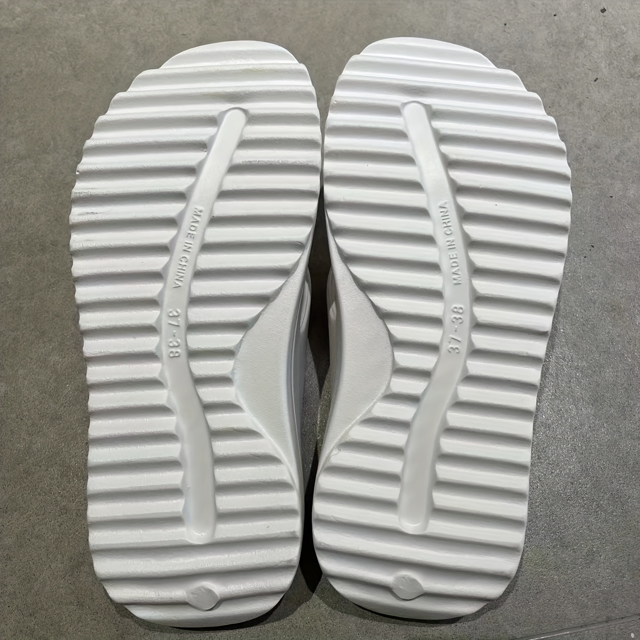 Nike wedge sale flip flops