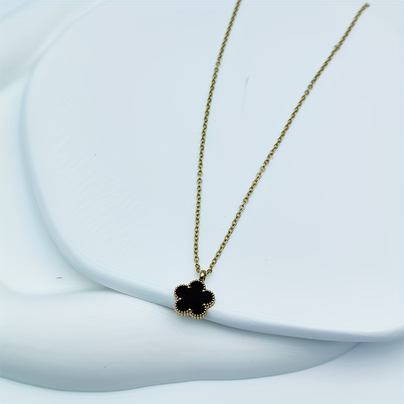 Shell hot sale flower necklace