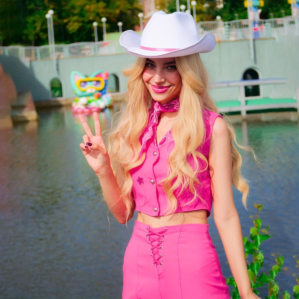 Disfraces de Barbie: Vestidos Rosas y Pelucas Rubias en