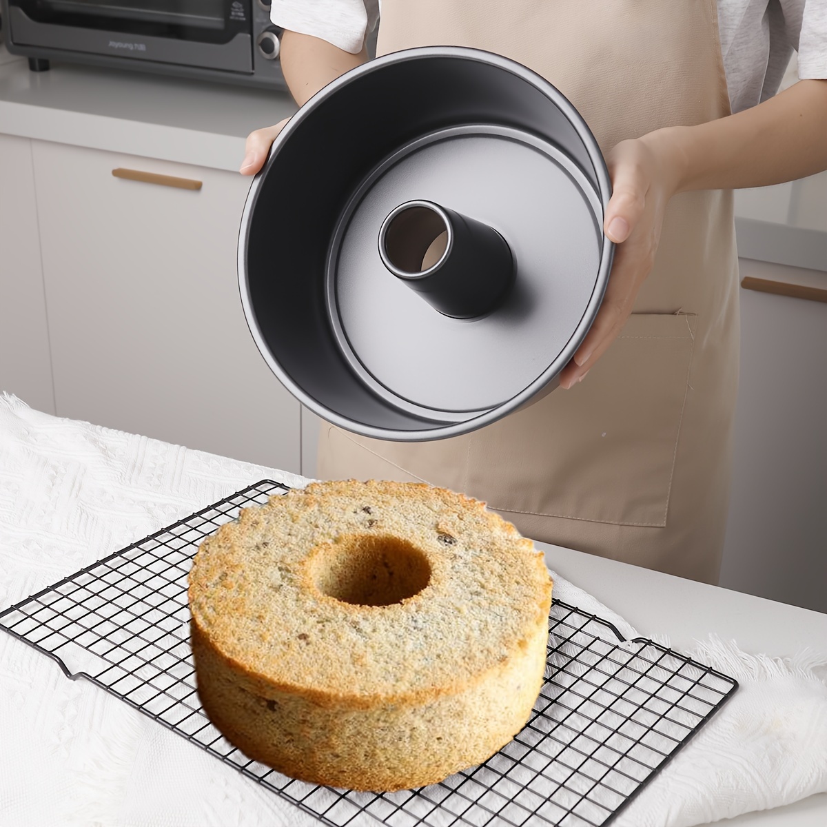 9/10 Inch Non-Stick Large Bundt Pan Fluted Tube Cake Mold Carbon