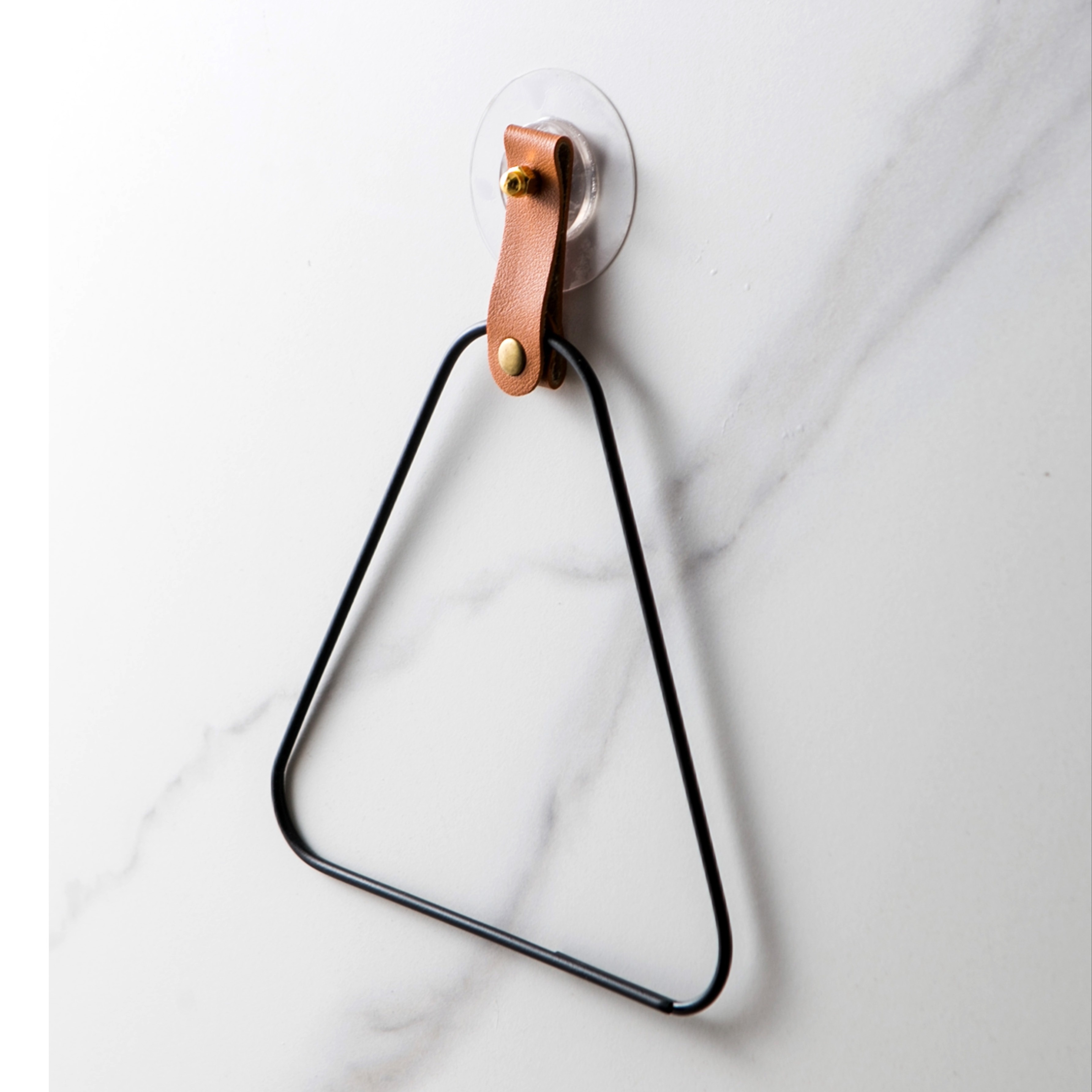 1pc Iron Paper Towel Holder, Creative Triangle Hanging Paper Towel