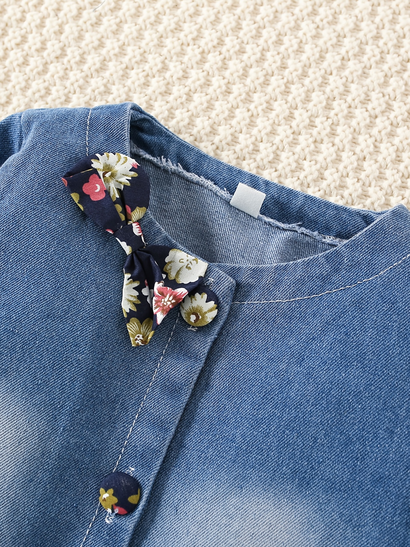 2-piece Kid Girl Bowknot Button Design Denim Jacket and Floral Print Sleeveless Dress Set