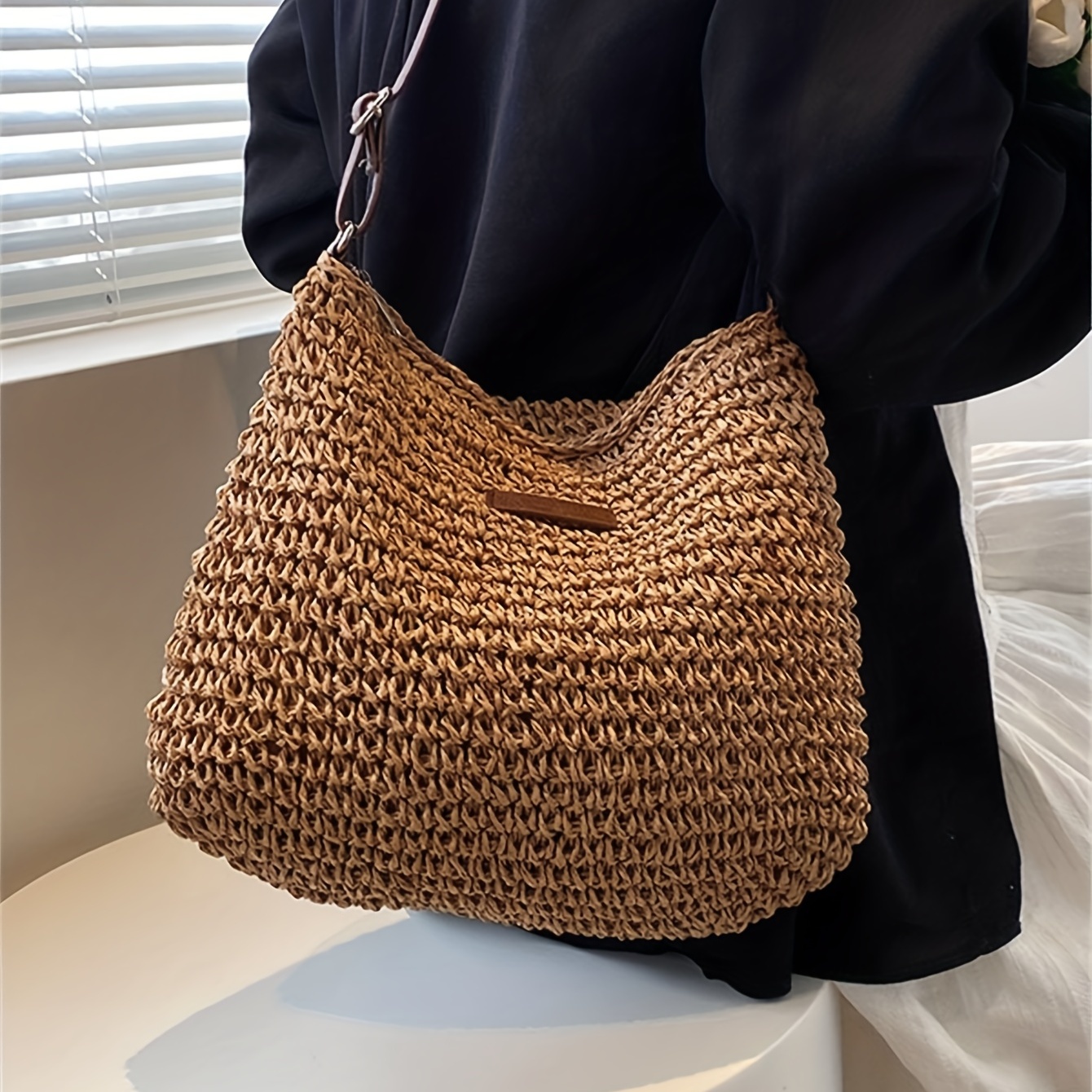 Women's Handwoven Crossbody Straw Handbag,Summer Beach Shoulder Tassel  Handbag Bohemian, Crochet Woven Handmade Zipper Purse Bag