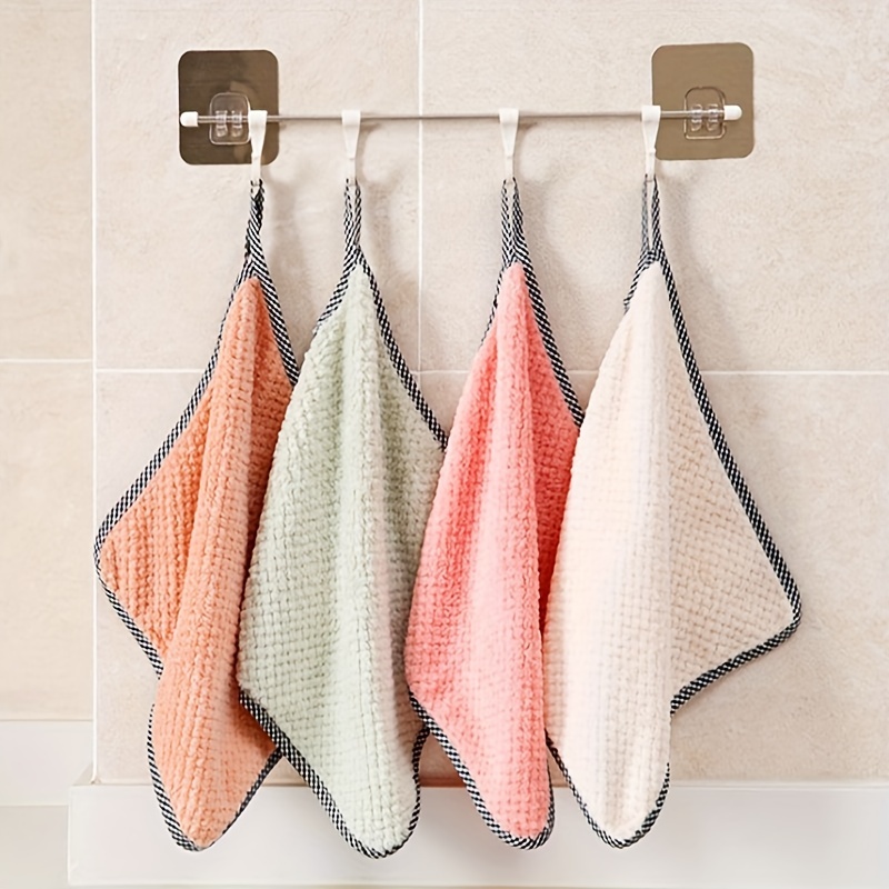 1pc Coral Velvet Plaid Bath Towel, Water Absorbent And Lint Free