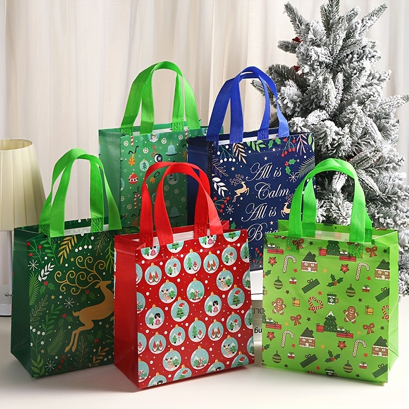 She's Crafty: Gift Bags for Christmas