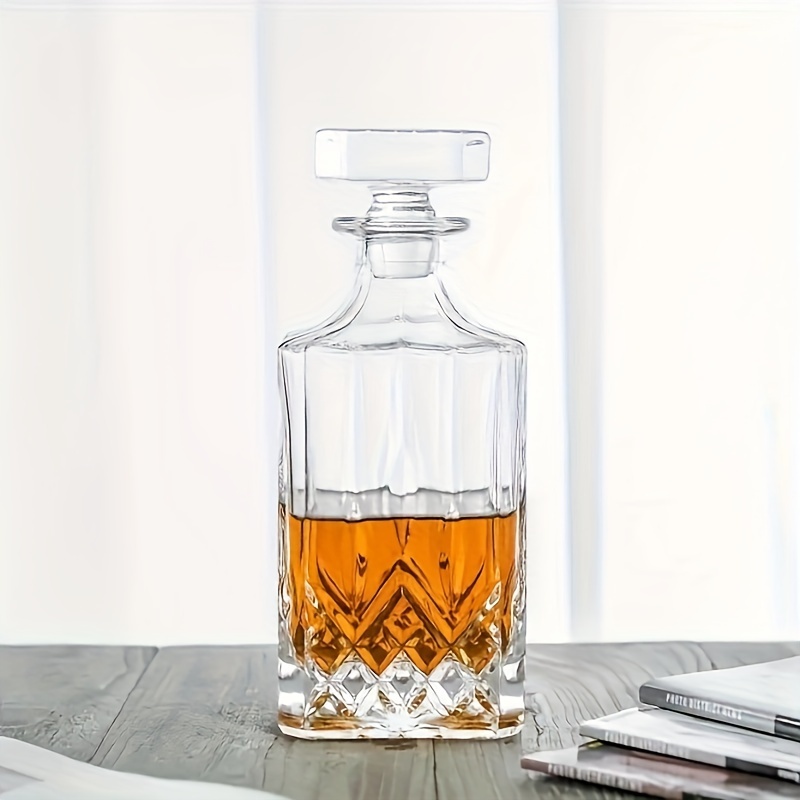 Yingluo Transparent Creative Whiskey Decanter Set With 2 Glasses,Flask  Carefe,Whiskey Carafe for Wine,Scotch,Bourbon,vodka,Liquor-750ml Gifts for  Men