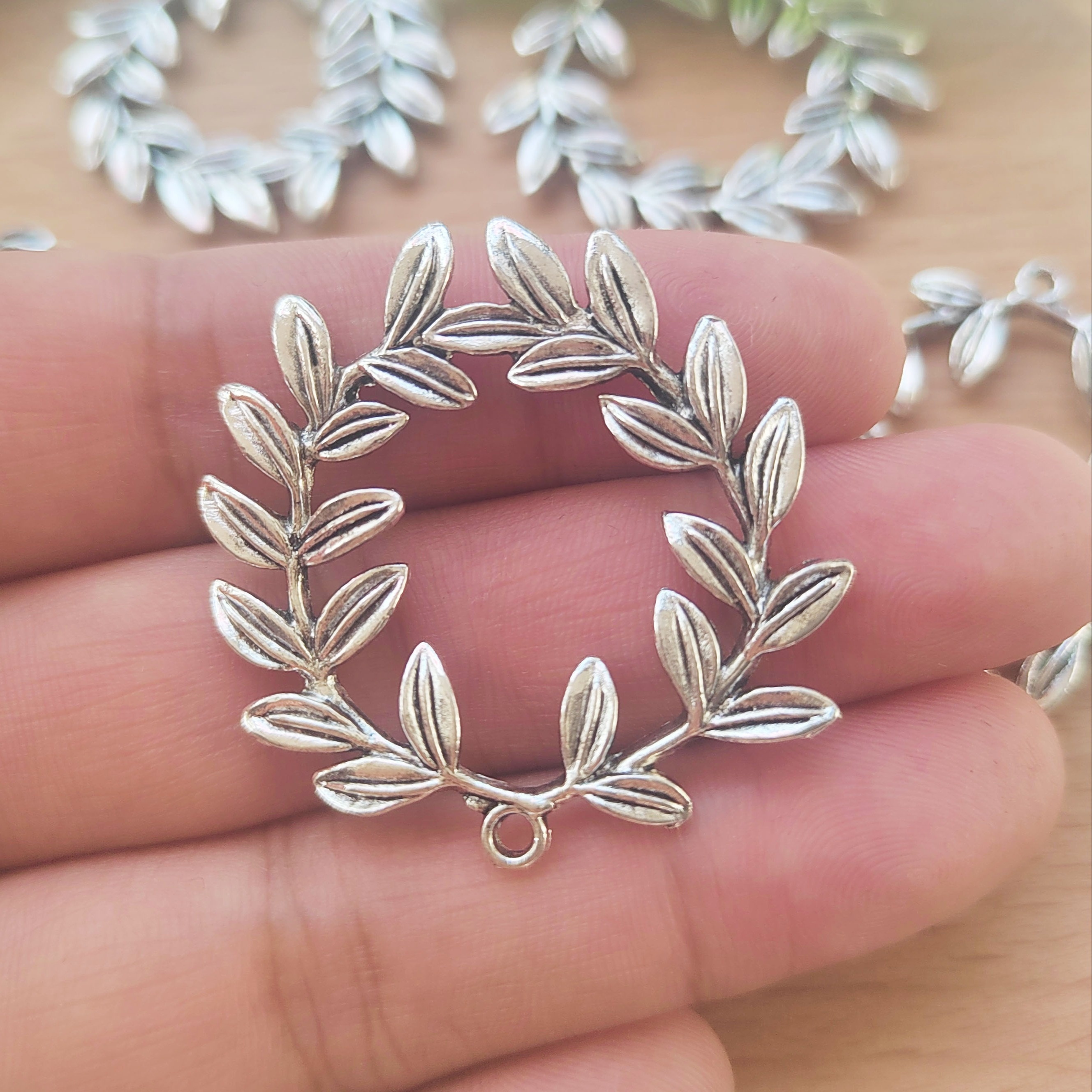 5pcs Ancient Silver Color Beautiful Olive Branch Pendant Alloy Pendant DIY  Handmade Necklace Bangle Earrings Key Chain Handbag Jewelry Accessories Jew