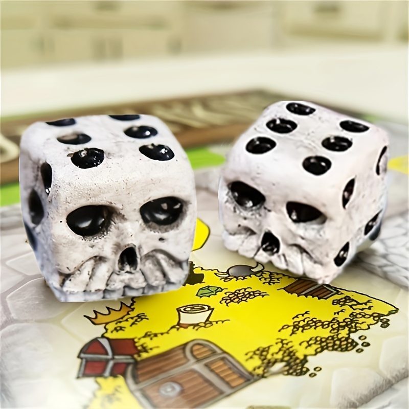 

1pc Halloween White Skull Dice, Casual Party Board Game Toy Cosplay Tool
