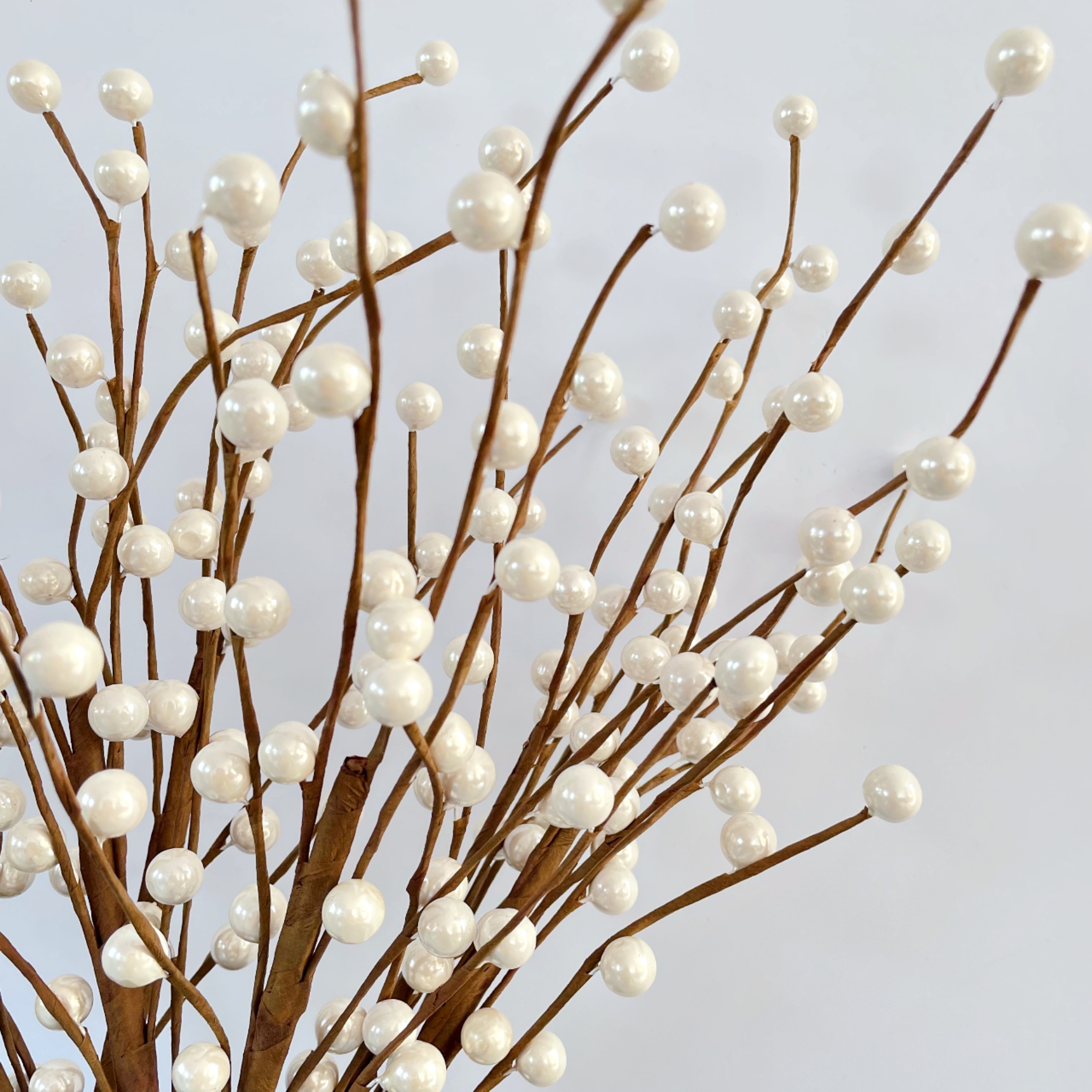1Pcs Artificial White Berries Stems Christmas Berry Branches For Flowers  Arrangements&Home DIY Crafts Fake Snow Tree Decorations - Price history &  Review, AliExpress Seller - man-made craftsmanship Store