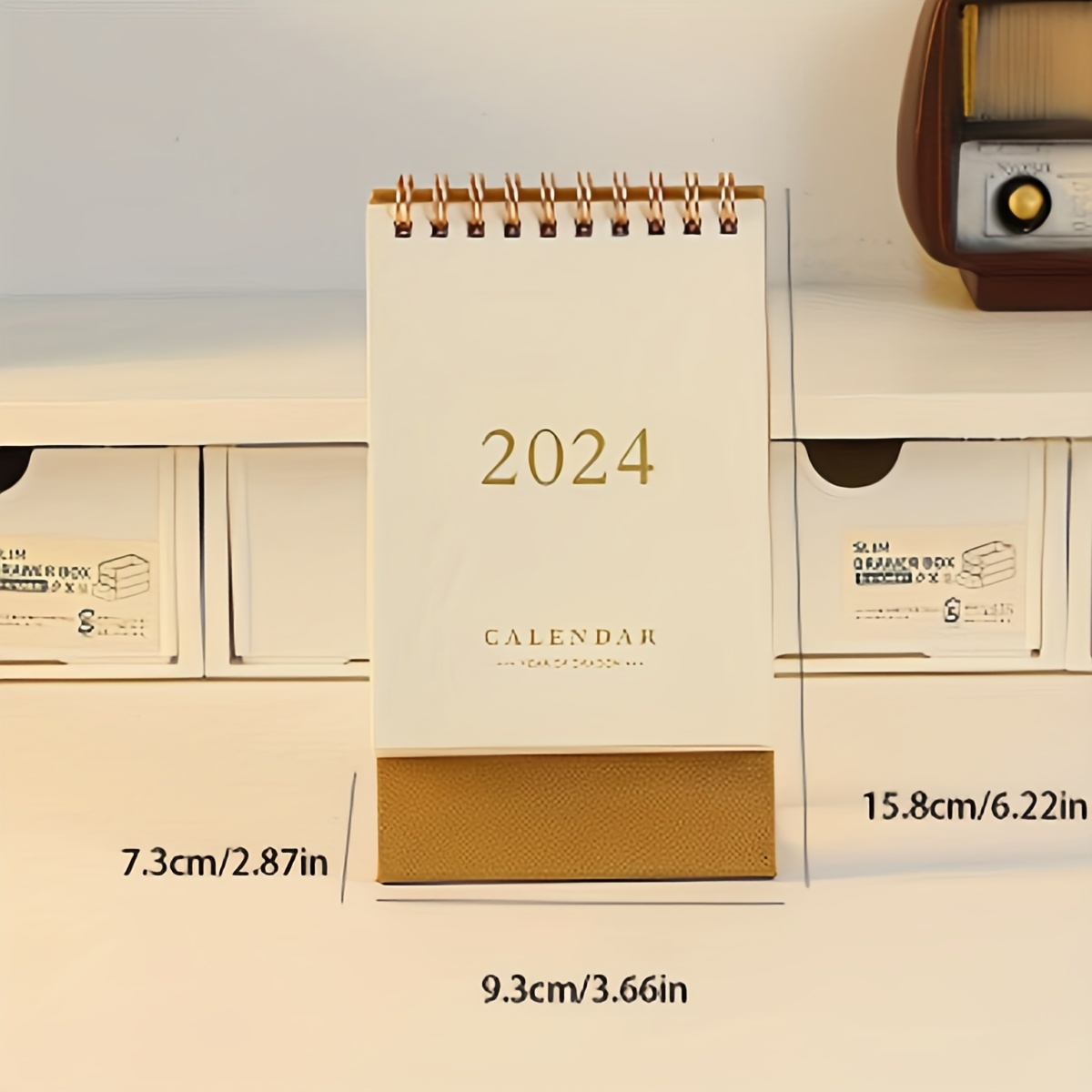 Acquistare Basic Desk Pad - Calendario da tavolo 2024? Facile e veloce  online 