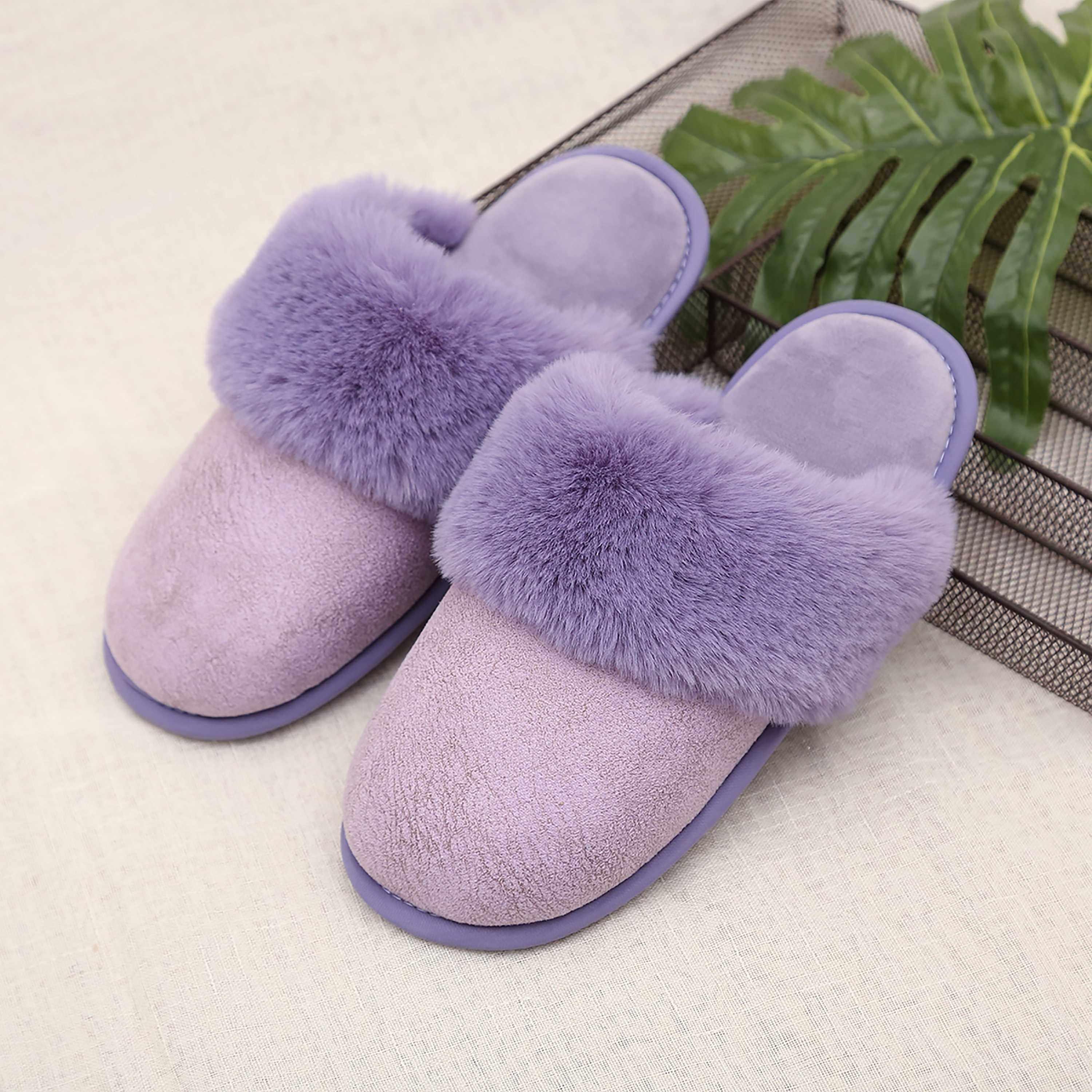 Womens Slippers Cozy Comfy Faux Fur Slip-on Women House Shoes Memory Foam  Suede Fluffy Comfort Plush Breathable Anti-Slip Indoor & Outdoor Winter  Warm Beige 5-6 : : Clothing, Shoes & Accessories
