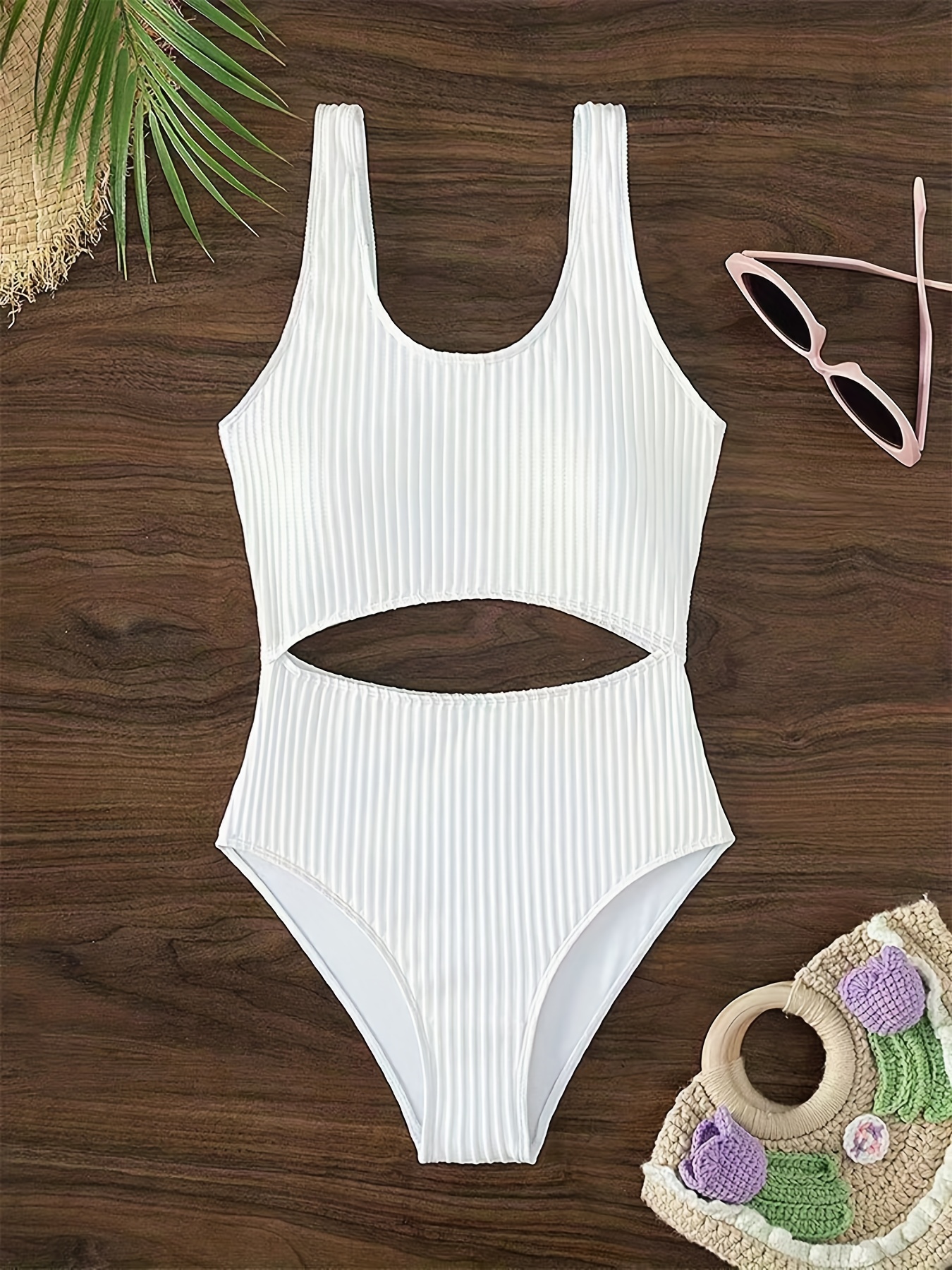 Bathing suit with ribbed fabric