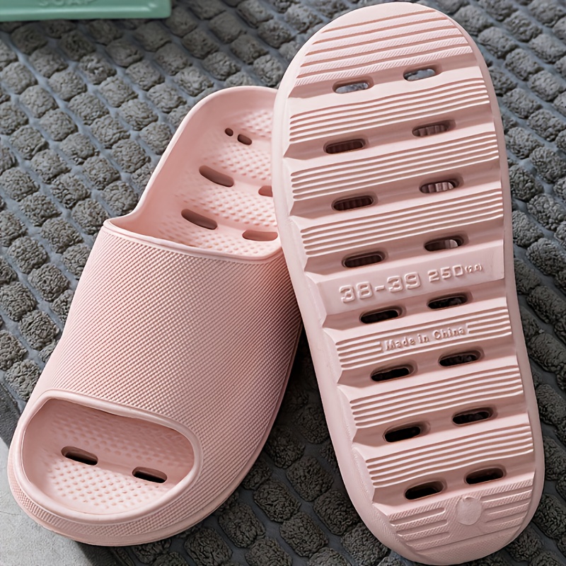 Flip flops with online drainage holes