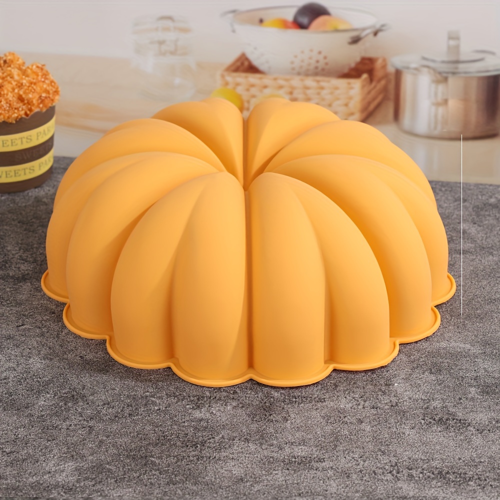 Halloween Non-Stick Pumpkin-Shaped Cake Pan, 11 x 10-Inch - Wilton