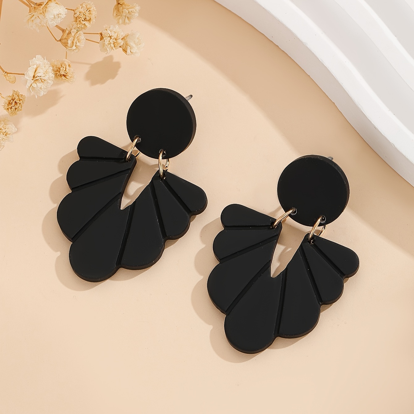 

Black Carved Pattern Earrings Soft Pottery Texture Acrylic Dangle Earrings Vintage Earrings For Women