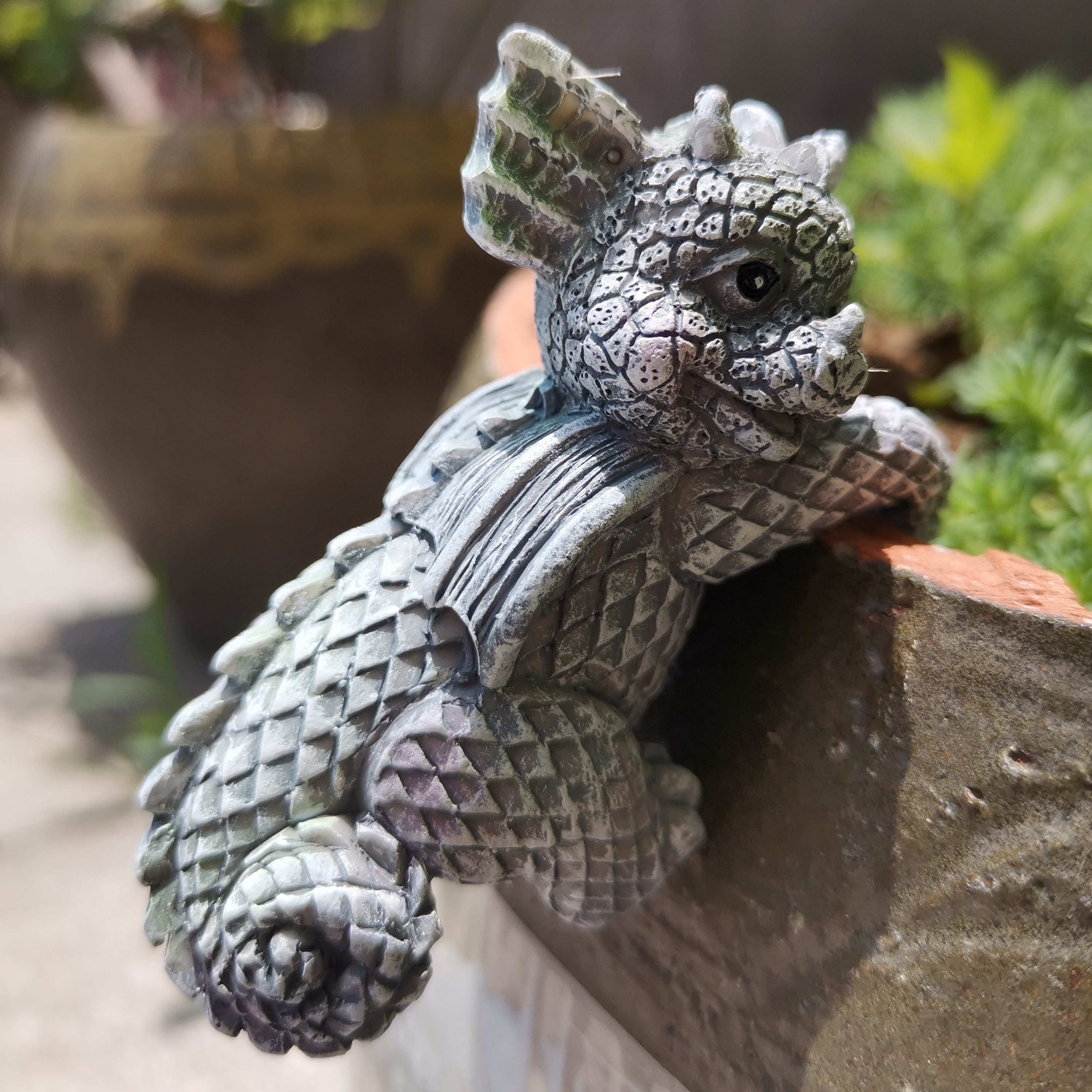 Dnoifne Lovely Courtyard Dragon Sculpture, Outdoor Window Dragon Statue,  Dragon Garden Statues, Resin Garden Dragon Statue, Outdoor Dragon  Ornaments
