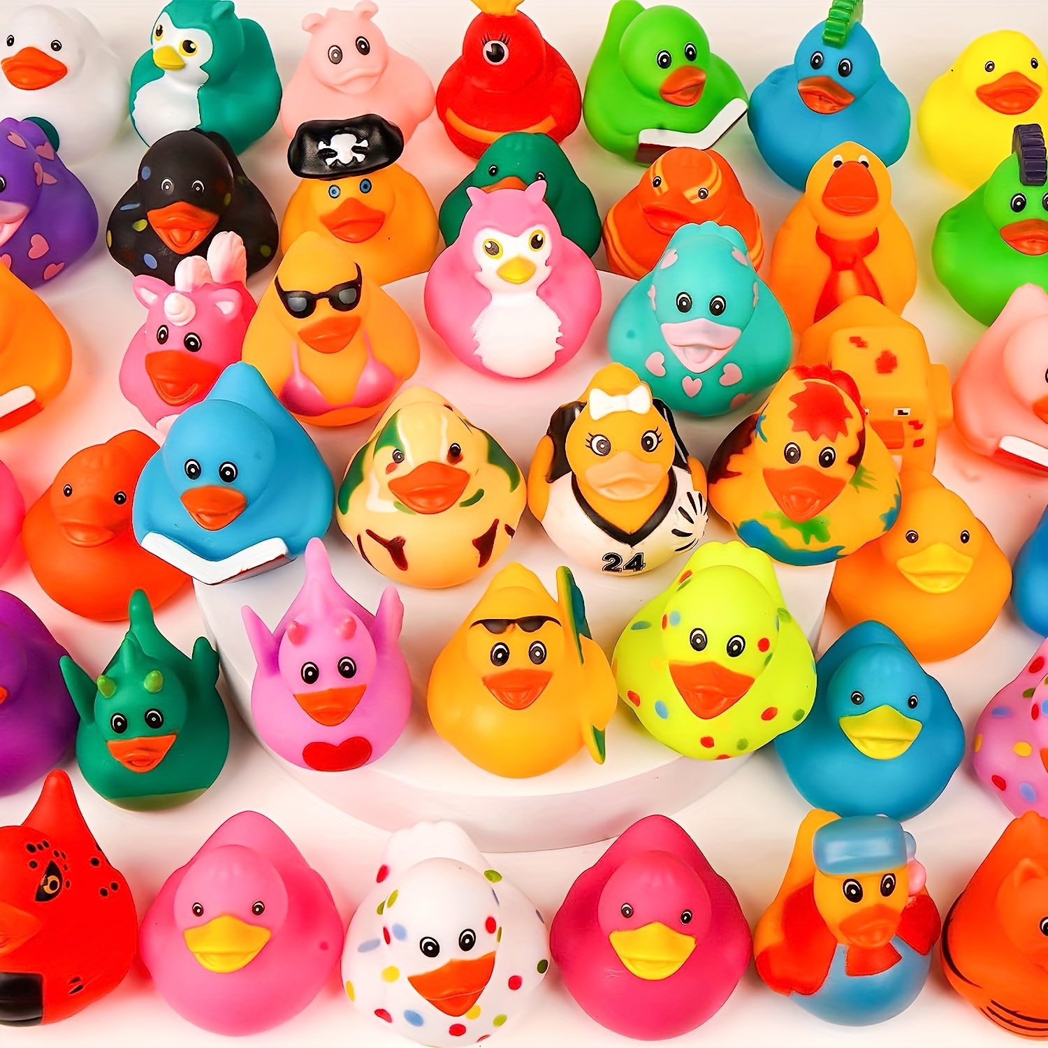 Halovin 50Pcs Christmas Rubber Ducks for Boys, Girls, Kids and  Toddlers,Christmas Ducks for Jeeps Ducking, Xmas Themed Duck Bathtub Pool  Toys