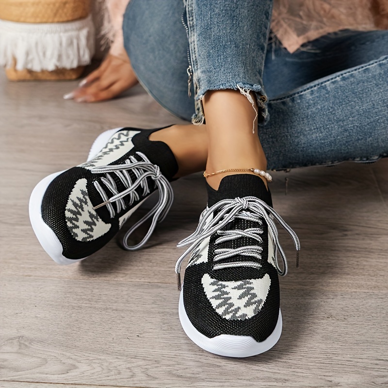 Scarpe da ginnastica con pizzo online