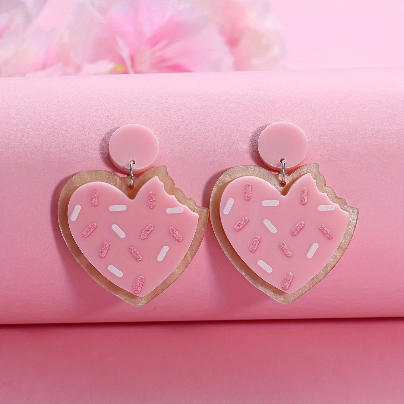 

Heart Shape Cookie Design Dangle Earrings Cute Party Style Acrylic Jewelry Delicious Valentine's Day Gift For Lovers