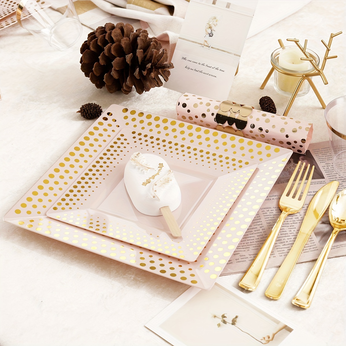 150 platos cuadrados de plástico de oro rosa con cubiertos y tazas, vajilla  desechable de oro rosa incluye: 25 platos de cena, 25 platos de postre, 25