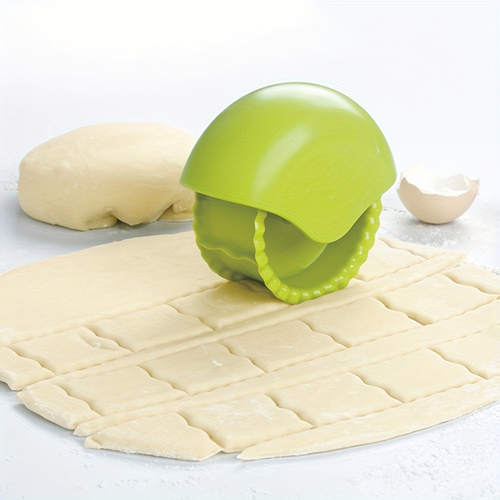 4.25 Plastic Pastry Cutter, Pasta tools