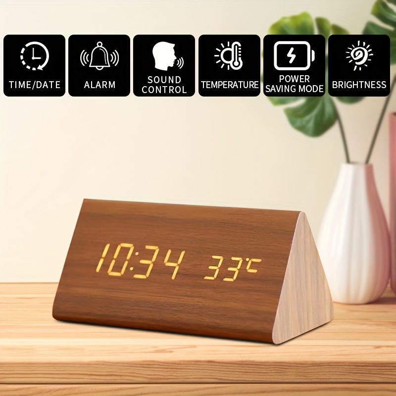 Reloj despertador inteligente con control por sonido terminado en madera .  Display en LED - Just Trends