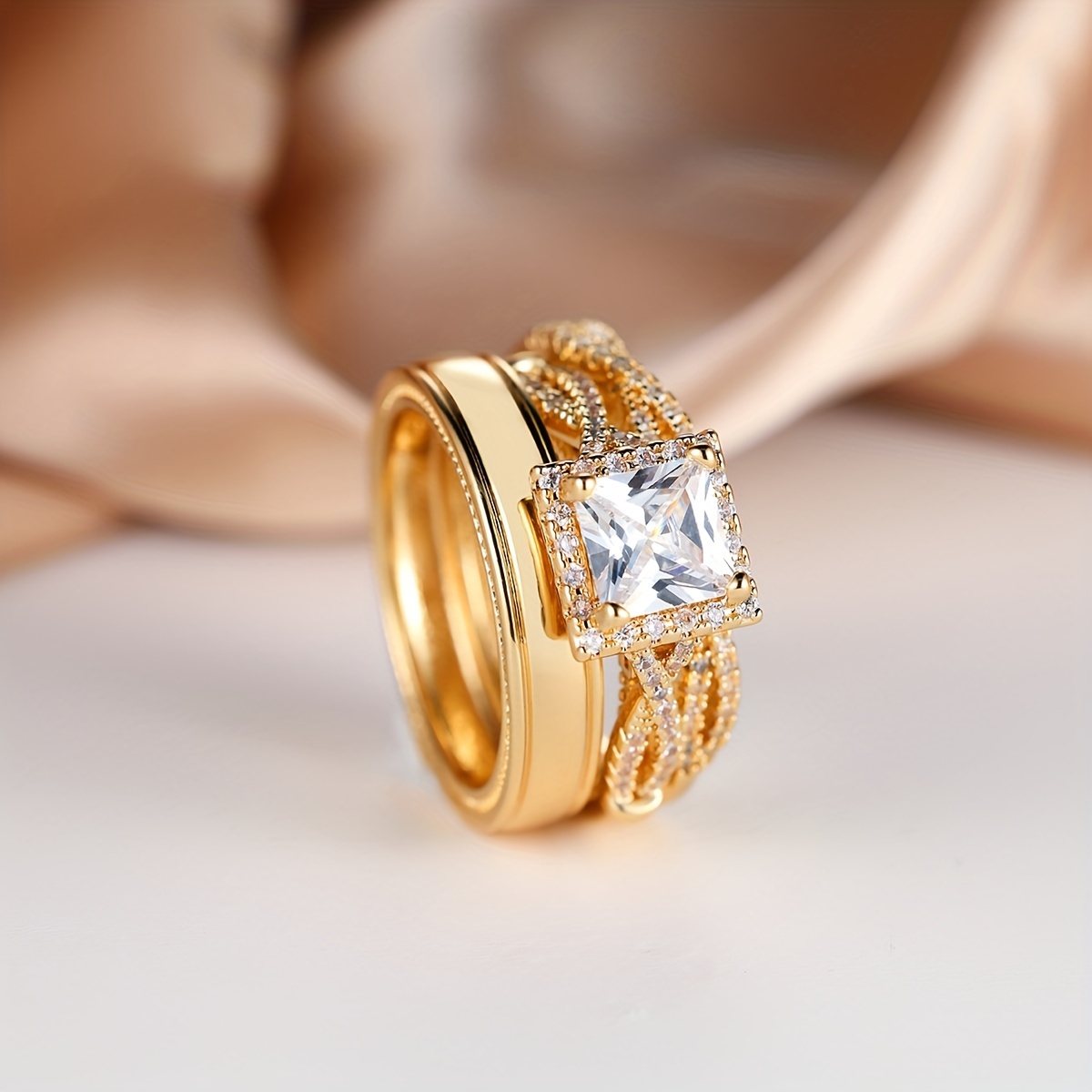 Two Layer Luxury Design With Fashionable Golden Plated Finger Ring For  Women.