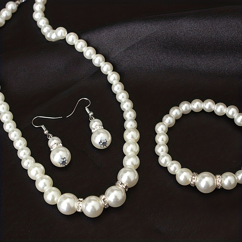 Faux pearl and rhinestone necklace - Women's fashion