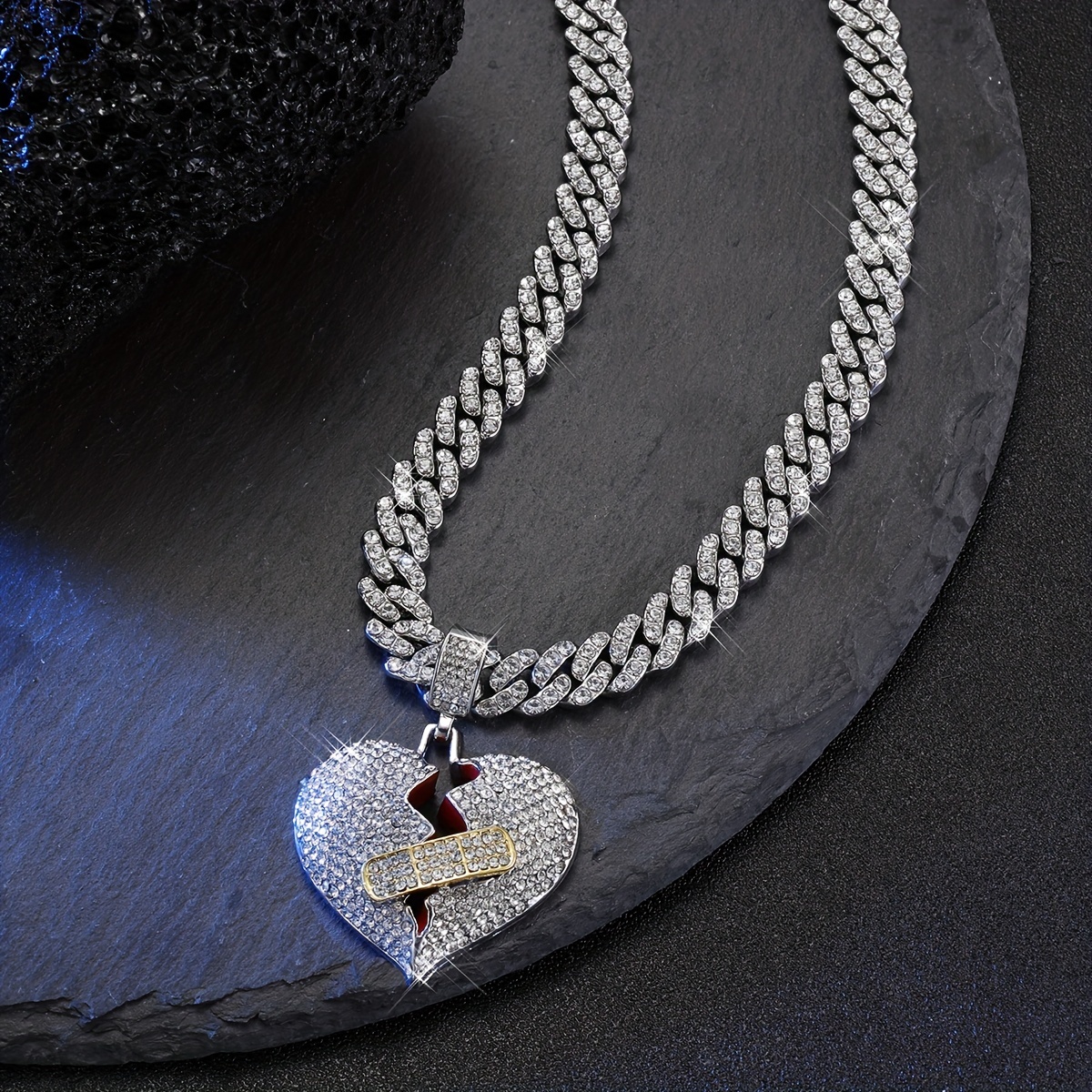 hip hop pendant - Hip Hop Cuban Chains No Love Necklace Pendants Men And  Women Heart Broke Necklaces Jewelry Iced Out Chain : : Clothing